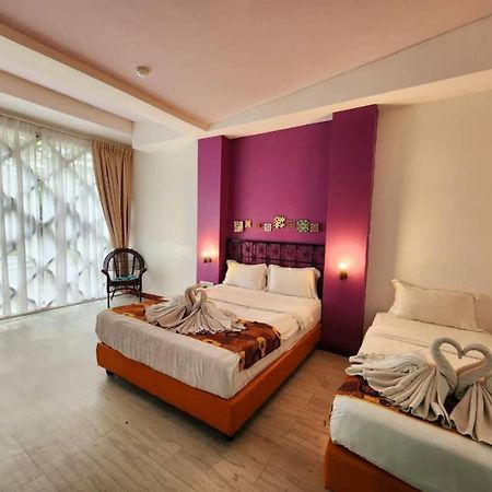 Langit Langi Hotel @ Порт-Диксон Экстерьер фото